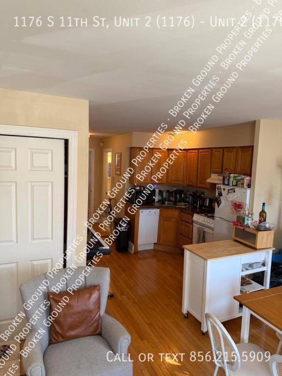 Foto del edificio - 1176 S 11th St