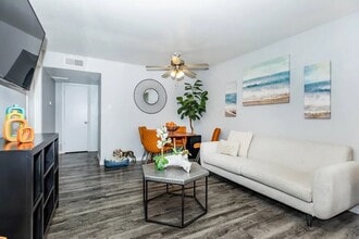 Building Photo - 4400 Memorial Dr