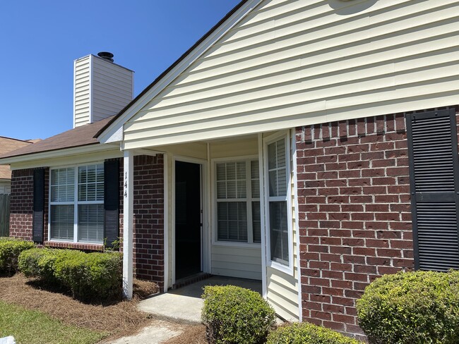 Building Photo - 144 Berwick Lakes Blvd