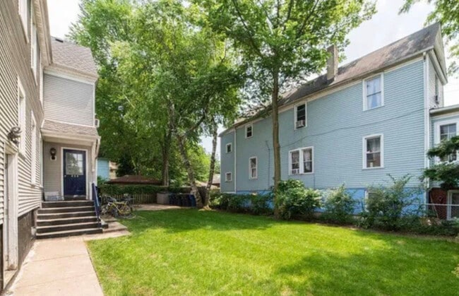 Building Photo - 2047 Asbury Ave