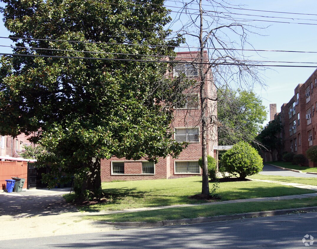 Building Photo - 1345 Fort Stevens Dr NW