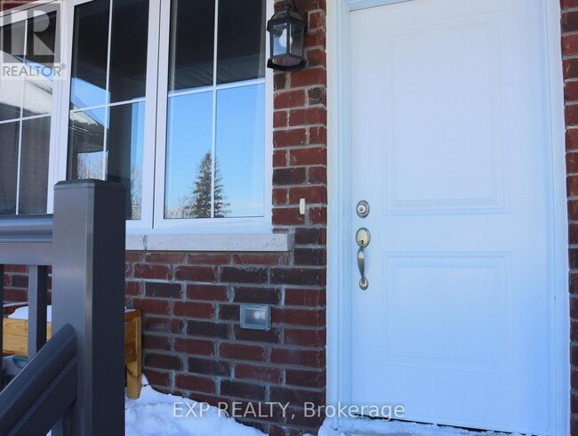 Building Photo - 15 Arthur St