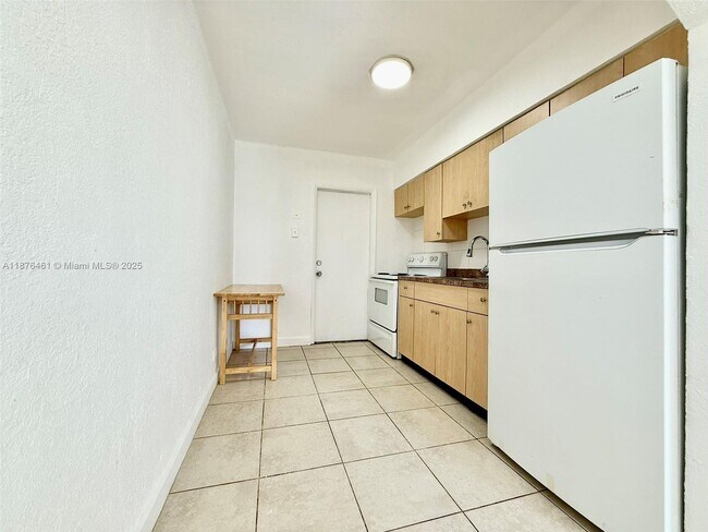 Foto del edificio - 715 SW 10th St