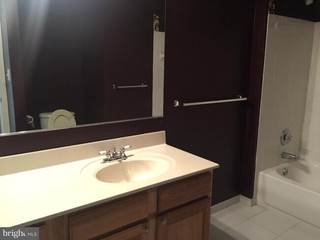 Building Photo - 9800 Leatherfern Terrace