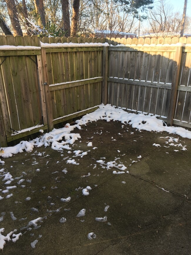 Private patio! - 859 Moon Rd
