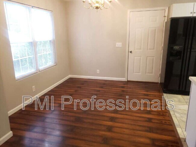 Building Photo - 2743 Painted Pony Dr