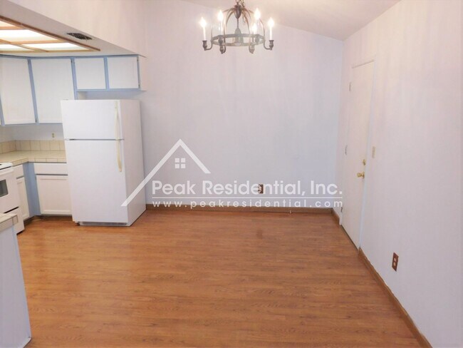 Foto del edificio - Nice 3bd/2ba House with 2 Car Garage near ...