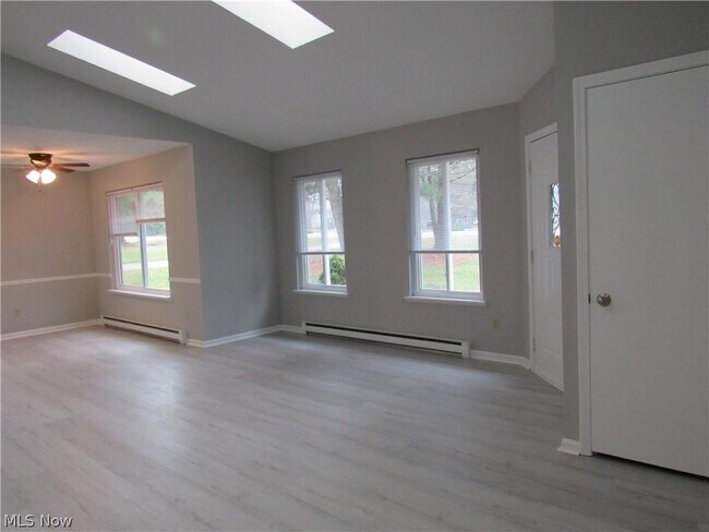 Foto del edificio - 7155 Auburn Rd