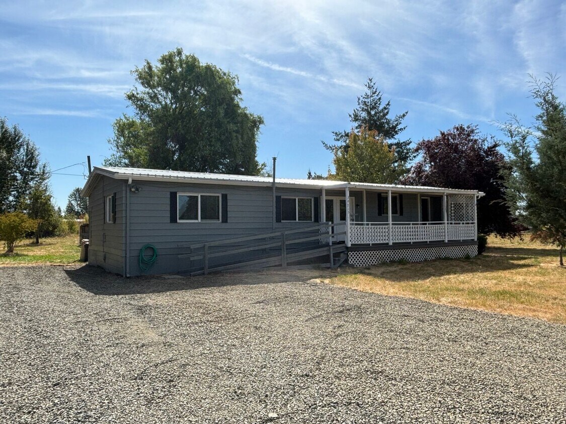 Foto principal - Home on 3 Acres!