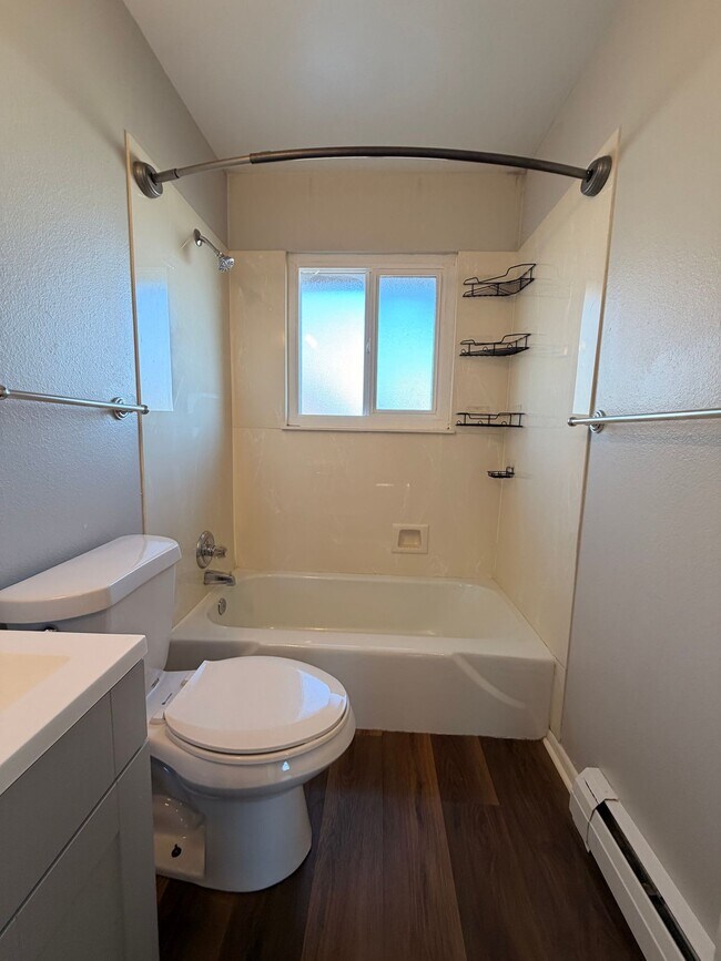 Foto del edificio - 4234 Forrest Hill Rd