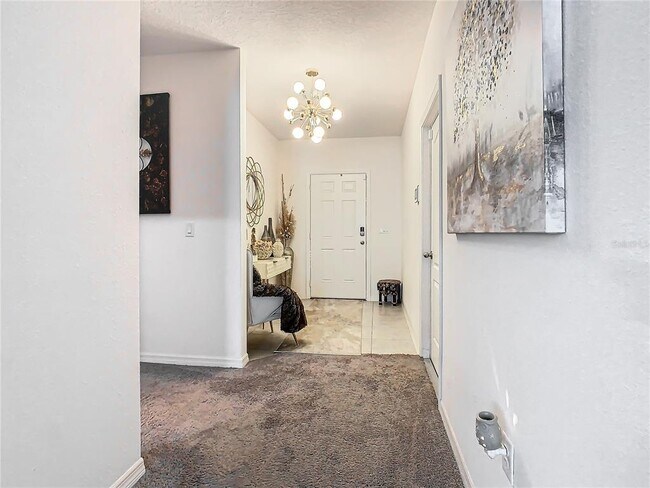 Building Photo - 208 Goldenrod Ln