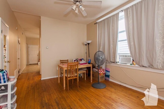 Foto del edificio - 1352 N Western Ave