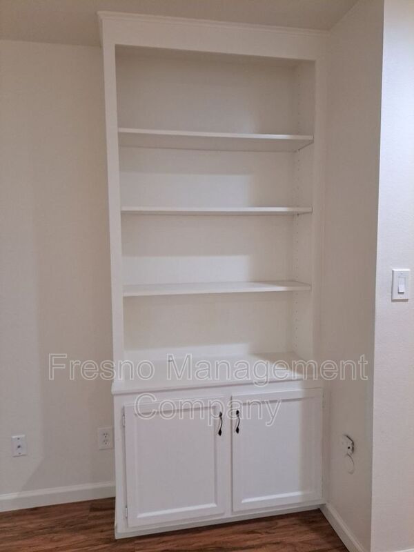 Foto del edificio - 1537 W Fairmont Ave