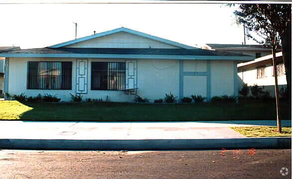 Primary Photo - 503-509 N Parkside Ave