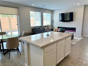 Building Photo - 10667 Deibel Ave