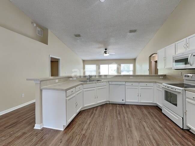 Building Photo - 10191 Wood Dove Way
