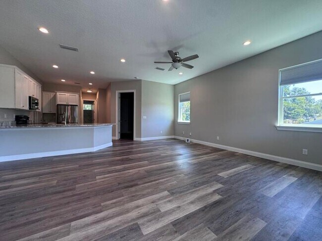 Foto del edificio - 4 Bedroom in Tomoka View