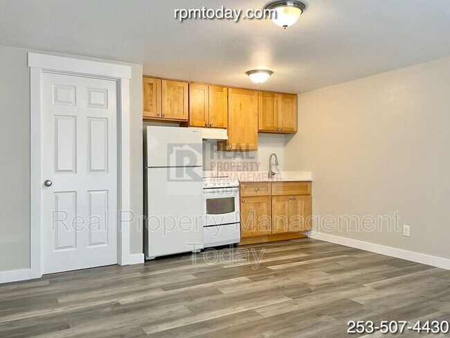 Building Photo - 6415 Steilacoom Blvd SW