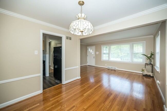 Building Photo - 9725 Durham Dr