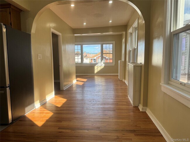 Foto del edificio - 107-12 164th St