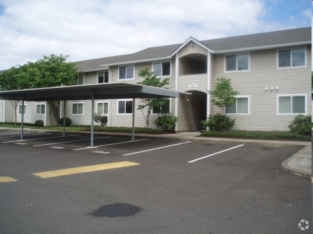The Tennyson at Crescent Village Rentals Eugene, OR