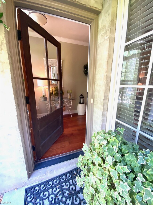 Foto del edificio - 3 br, 2.5 bath Townhome - 4618 Cotswold Lane