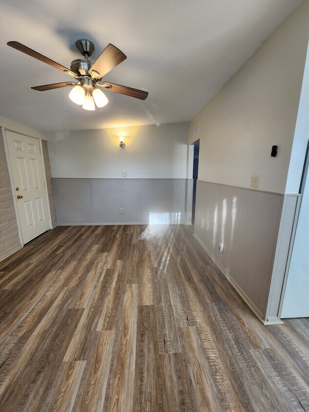 Living Room - 1520 N Dodge Blvd