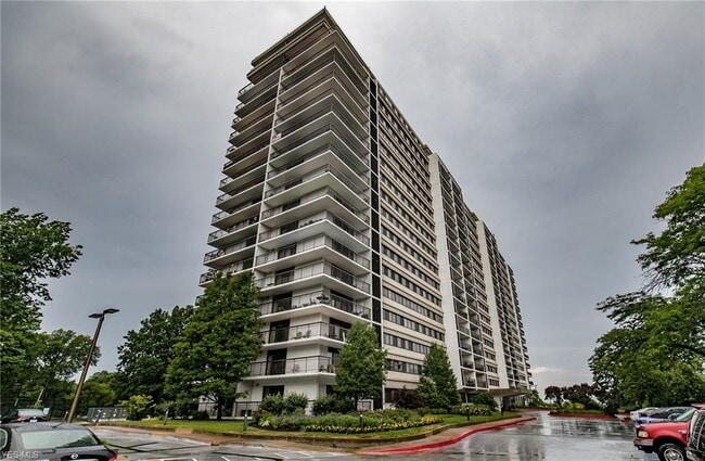 Building Photo - 12550 Lake Ave