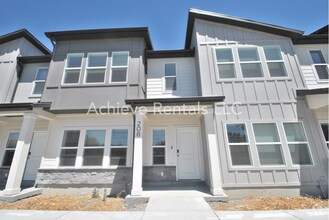 Building Photo - 208 W 3175 S