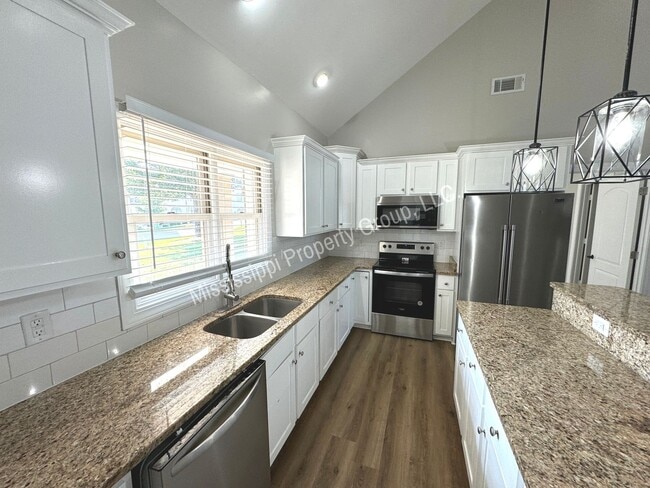 Building Photo - 4BD/4.5BA FOR RENT