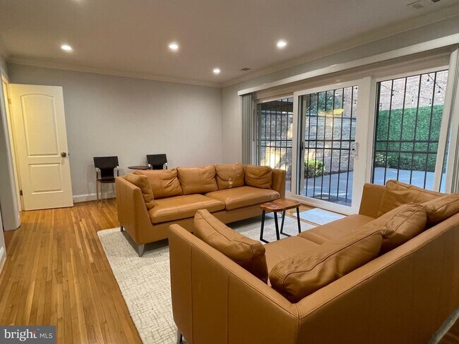 Foto del edificio - 602 H St SW