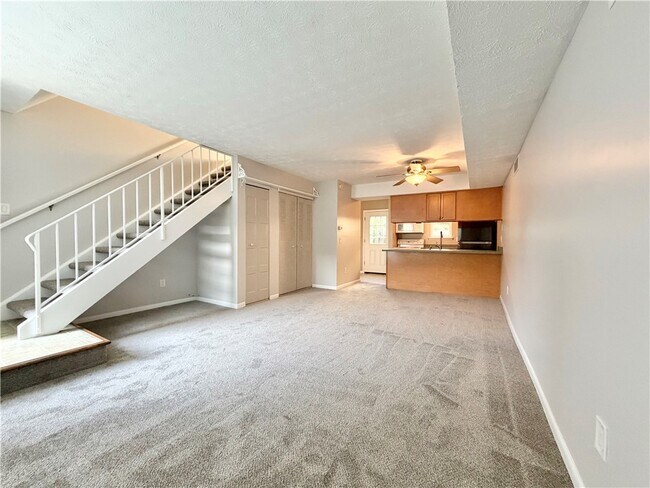 Foto del edificio - 422 Eastbrooke Ln