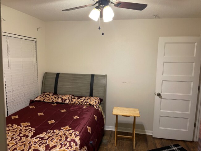 Building Photo - 5221 Mango Fruit St