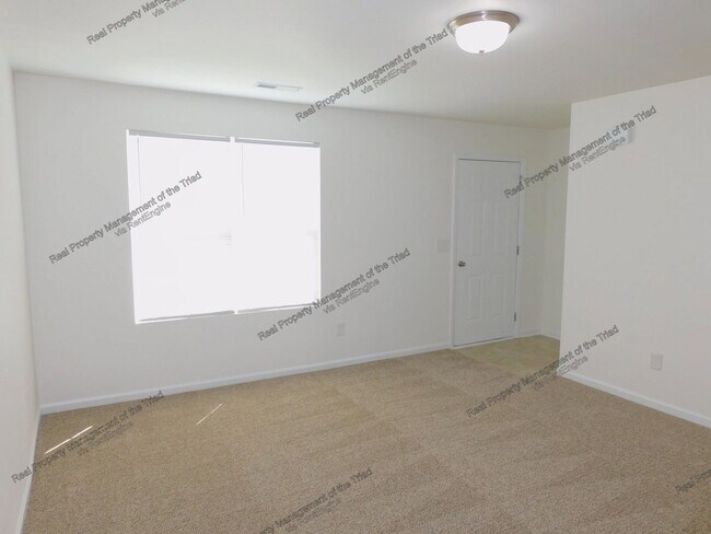 Foto del edificio - 4623 Chapel Ridge Dr