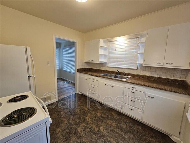 Foto del edificio - 4723 N Cedar St