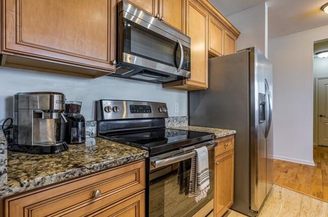 Building Photo - Fully Furnished Gorgeous Downtown 2 Bedroom Condominium - Full Furnished