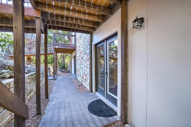 Foto del edificio - 5909 Lago Vista Way