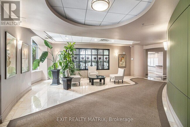 Photo du bâtiment - 85 Bronson Ave