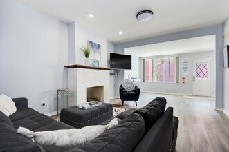 Building Photo - 9 N Weymouth Ave