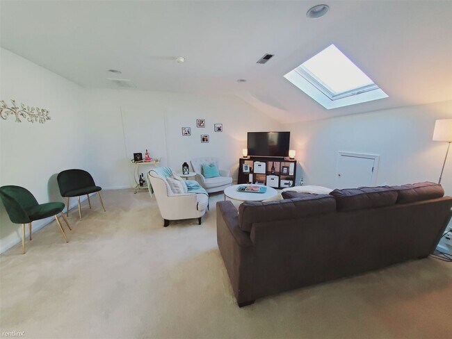 Foto del edificio - 1 br, 1 bath Condo - 34 Parker Ave