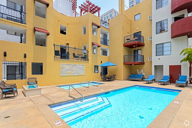 Piscina - 600 Front Apartments