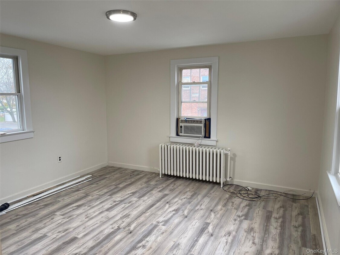 Foto principal - 370 Stewart Ave