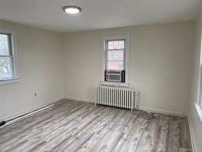 Building Photo - 370 Stewart Ave