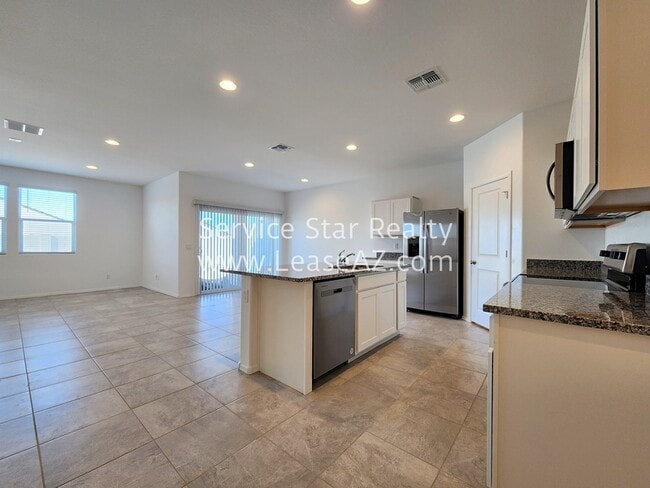 Building Photo - 1167 W Del Monte Dr