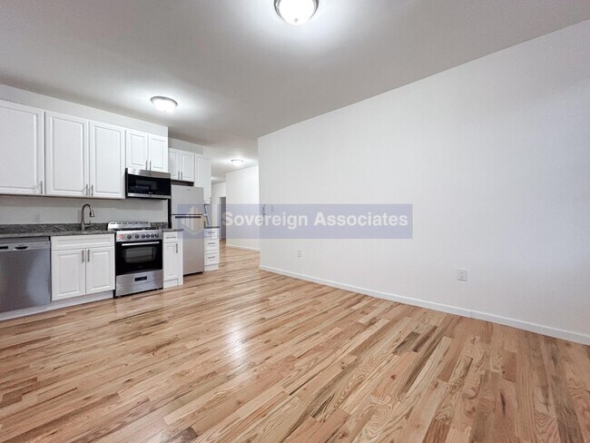 Foto del edificio - 165 Pinehurst Avenue