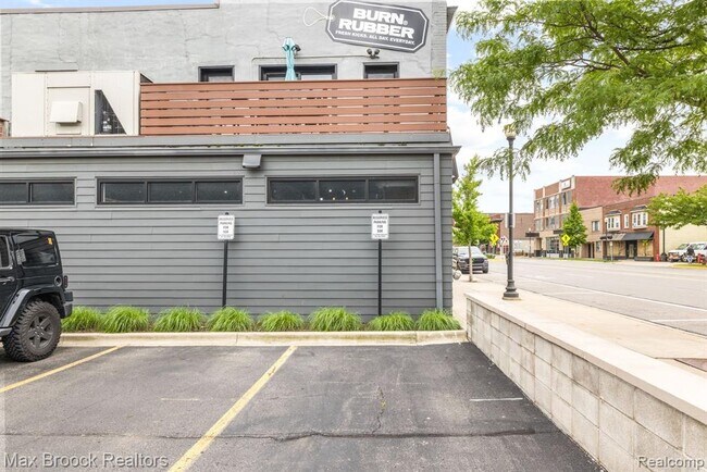 Building Photo - 510 N Main St