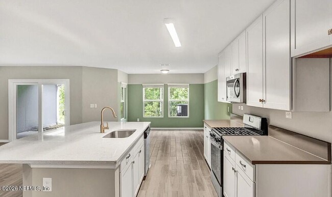 Building Photo - 2651 Firethorn Ave