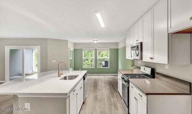 Foto del edificio - 2651 Firethorn Ave