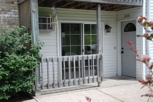 Balcony - 9915 W Oklahoma Ave