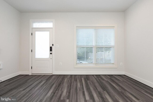 Building Photo - 12731 Vuillard St